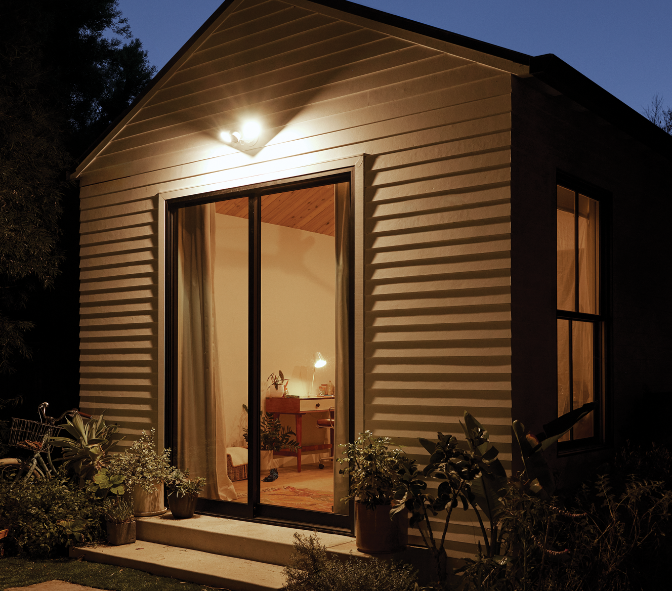 Google Nest Cam Floodlight on a house during nighttime Google Nest Cam Floodlight on a house during nighttime
